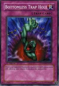 Bottomless Trap Hole SDDE-EN032 card from Structure Deck: The Dark Emperor